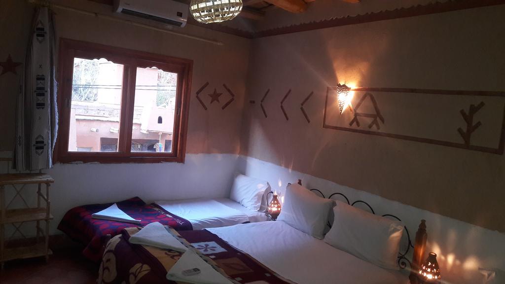 Auberge Des Peupliers Cafe Restaurant Akhendachou n'Ait Ouffi Exteriör bild